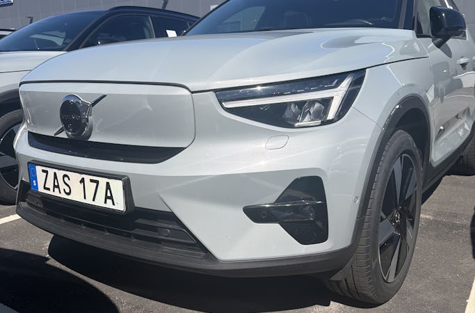 Volvo EX40 2025
